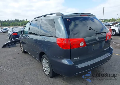 2010 Toyota Sienna Xle z USA, uszkodzony, nr VIN 5TDYK4CC2AS328979